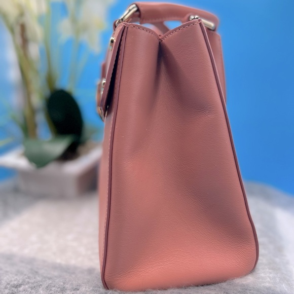 Authentic 🎀JIMMY CHOO🎀 handbag - Picture 2 of 6